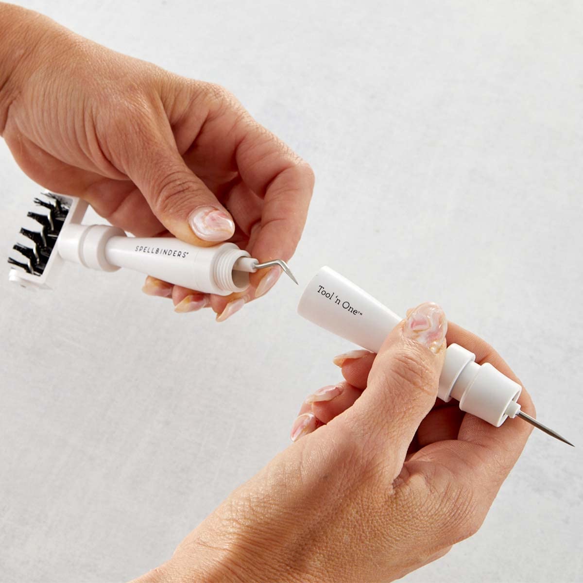 Spellbinders Tool 'n One, blanco