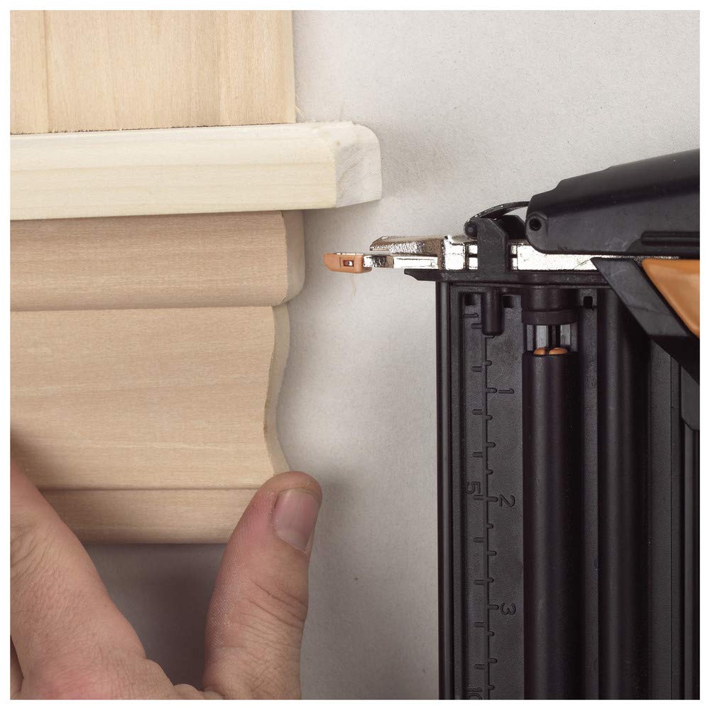 BOSTITCH Clavadora neumática calibre 18 BTFP12233