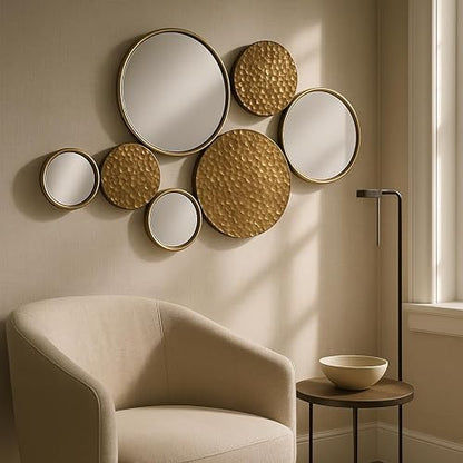 Sagebrook Home - Espejo de pared de metal metálico, moderno acento geométrico decorativo, decoración de pared colgante para sala de estar, recámara o entrada, dorado 39 x 24 pulgadas