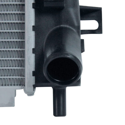 Radiador TYC 2157 Compatible con Ford Crown Victoria 1998-2002 | Sustituye a F8VZ 8005 BA 670 9394 431393 CU2157 8012157 221-9029 FO3010106. Reemplazo de grado OE.