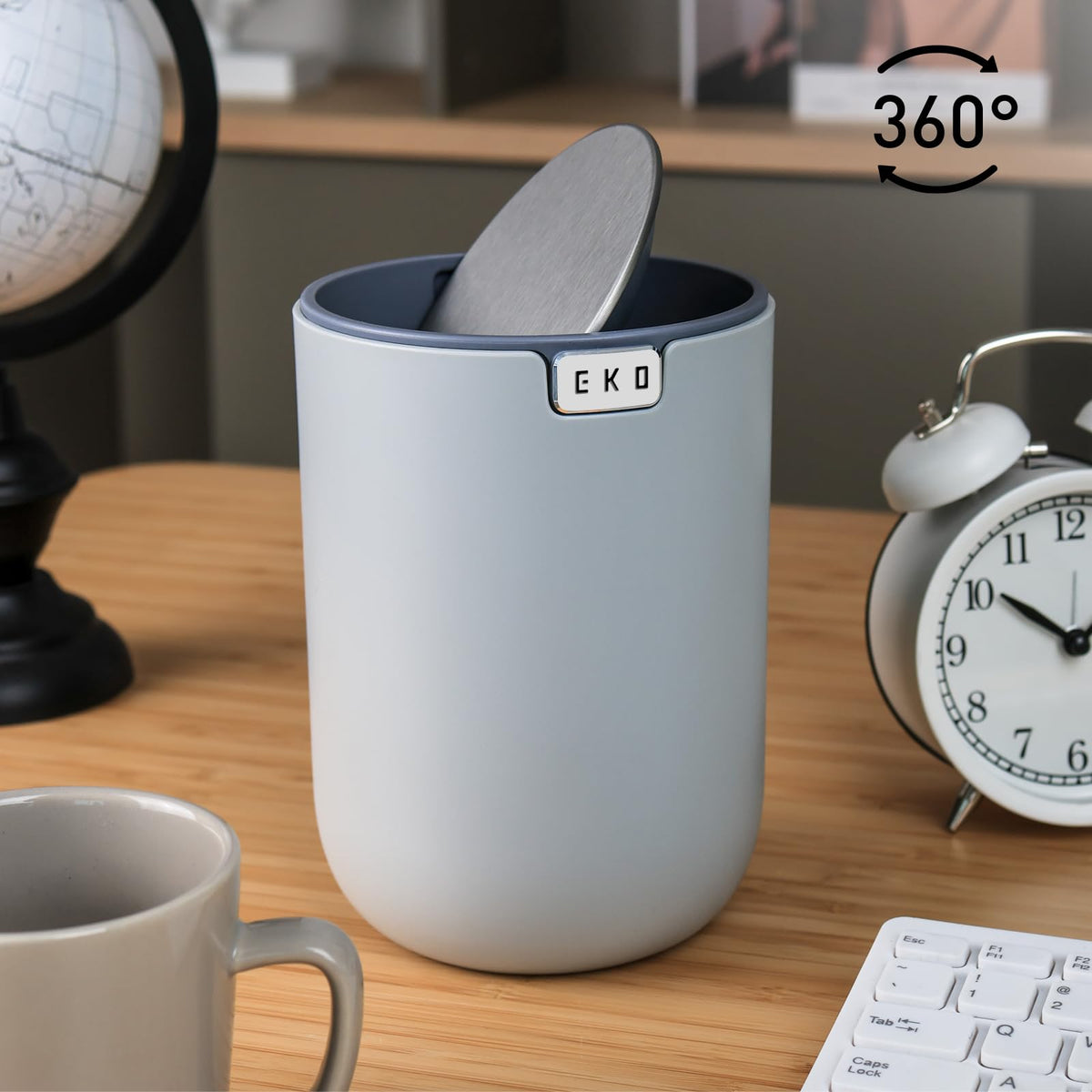 EKO - cubeta de basura de computadora con tapa abatible para mesa pequeña de 0.4 galones redondo para oficina, hogar, automóvil (gris)