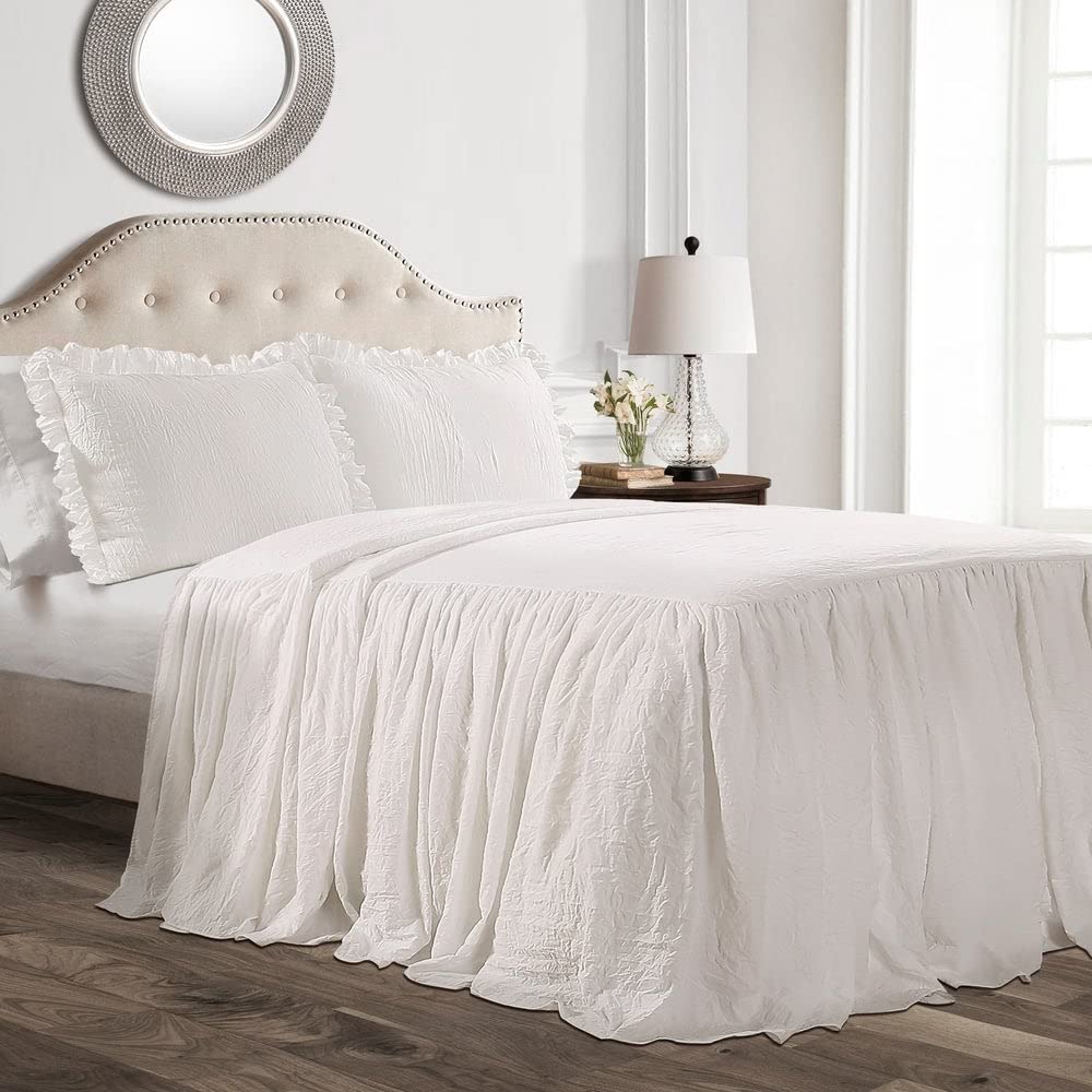 Lush Decor - Juego de Colcha de Falda con Volantes, 3 Piezas, Lujosa Ropa de Cama de Granja, Elegante Detalle de Volantes, Estilo Atemporal, sábanas Suaves y Ligeras, tamaño matrimonial, Color Rubor