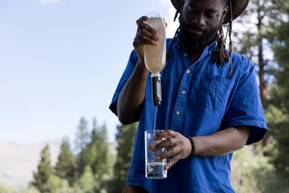 LifeStraw Peak Series Filtro de agua - 1 L, gris montaña oscuro, protege contra bacterias y parásitos, ultracompacto y versátil