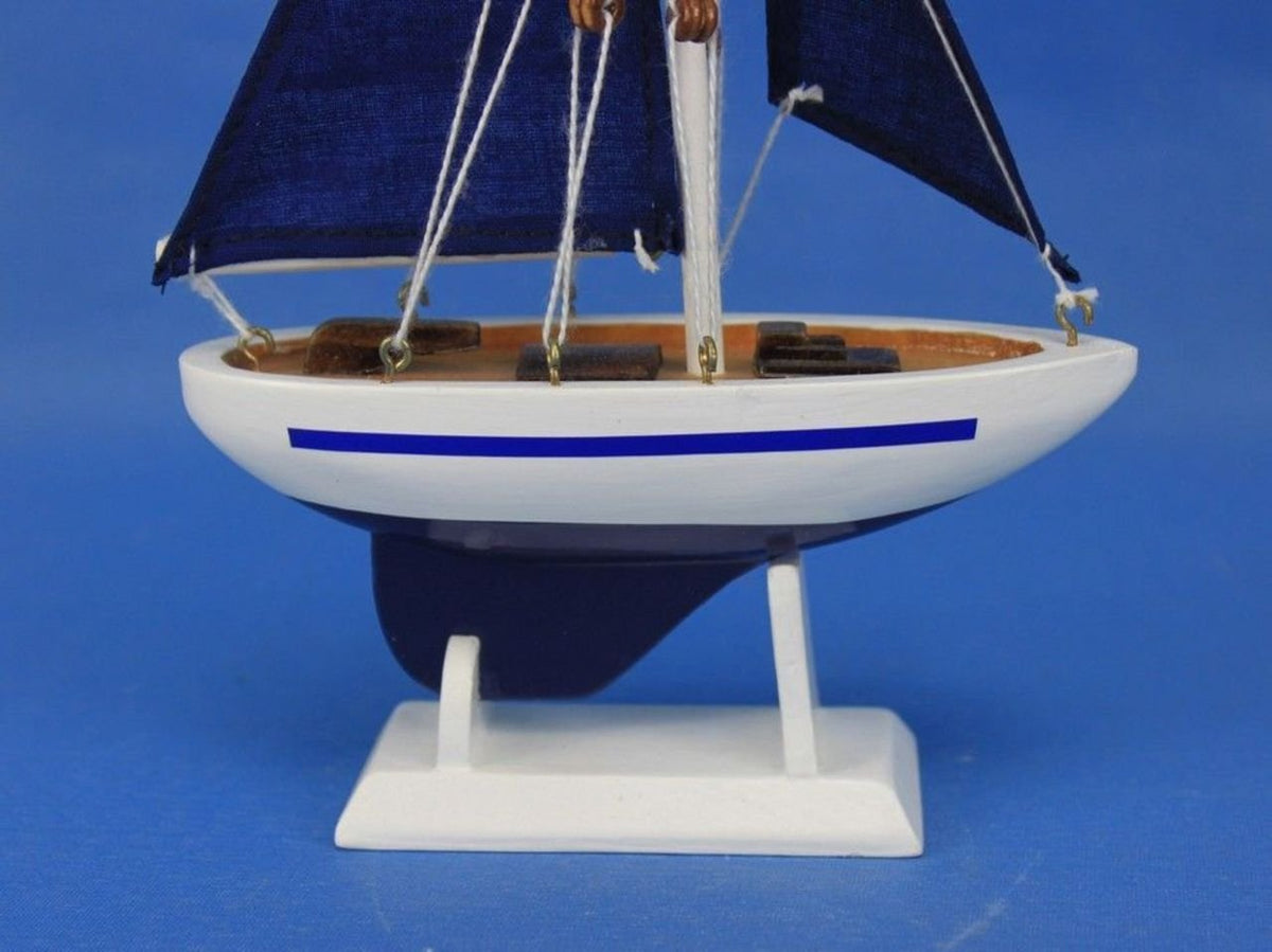 Hampton Nautical Adorno de árbol de Navidad azul con velas azules de 9 pulgadas, modelo barco, decoración náutica para árbol de Navidad