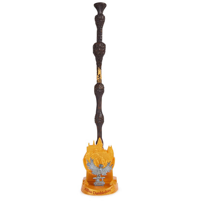 Wizarding World Harry Potter - Auténtica Varita Albus Dumbledore de plástico con Soporte Hogwarts, 30,5 cm, Juguete para niños a Partir de 14 años, artículo para Fans, Color Dorado