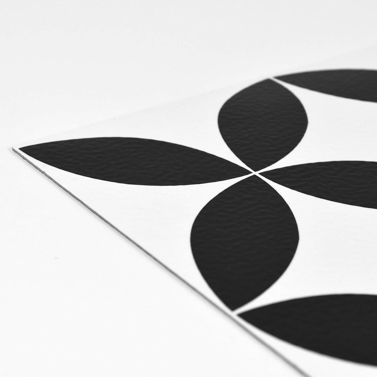 FloorPops - Azulejos de piso para despegar y pegar color negro, FP3301