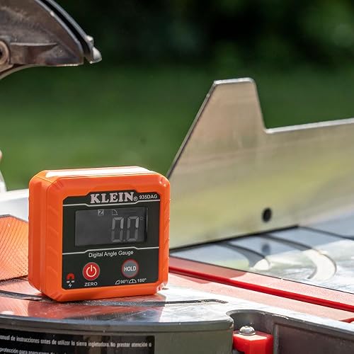 Klein Tools - Nivel Digital e inclinómetro, mide o fija ángulos, verifica ángulos relativos con función de cero calibración, o se puede usar como nivel digital 935DAG