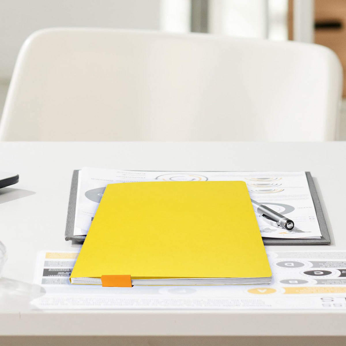 Wilson Jones / Carpeta con Mecanismo de Palanca Accopress&Accogrip Folder . Carta p/ 150 Hojas. Amarillo 36 pzas. P0964