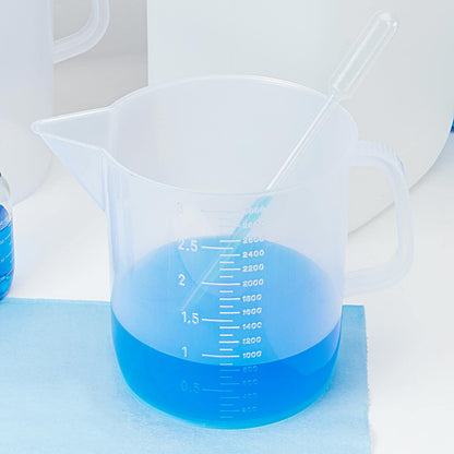 Globe Scientific - Vaso de laboratorio de plástico transparente de 3000 ml, graduado en ml, con asa ergonómico y boquilla sin goteo, cada uno