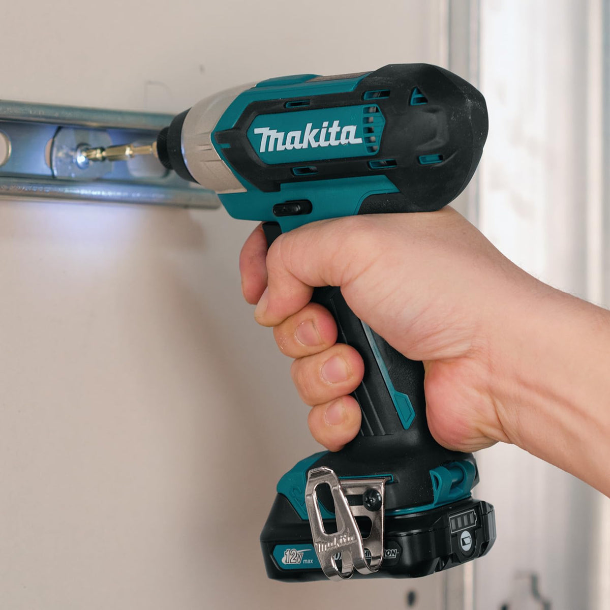 Makita Kit Taladro Atornillador + Rotomartillo Inalámbrico 12V CLX228 Estuche