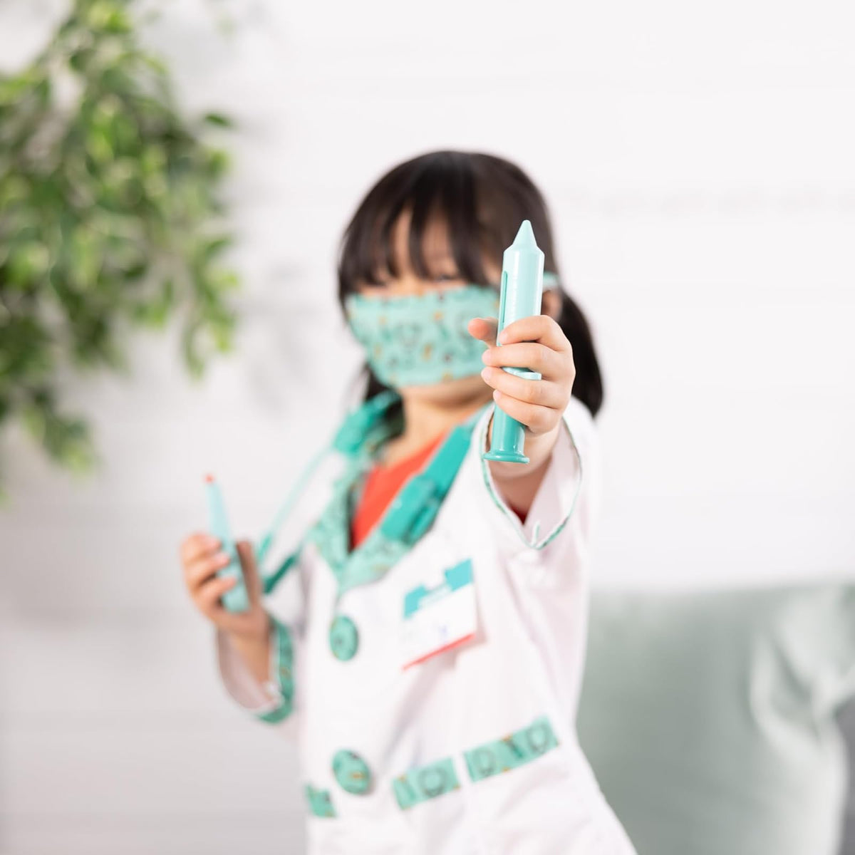 Melissa & Doug Disfraz de Médico para Juego Imaginativo, Juego de Simulación (8 Piezas, 3-6 Años)