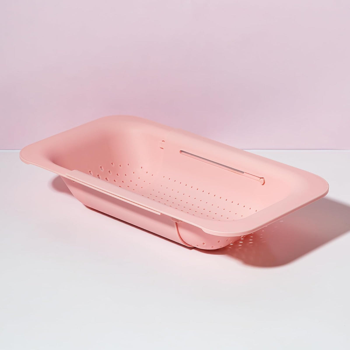 Paris Hilton Colador Extensible sobre el Fregadero, Ajustable de 14.5 a 19.5 Pulgadas, Rosa, Plástico Duradero sin BPA