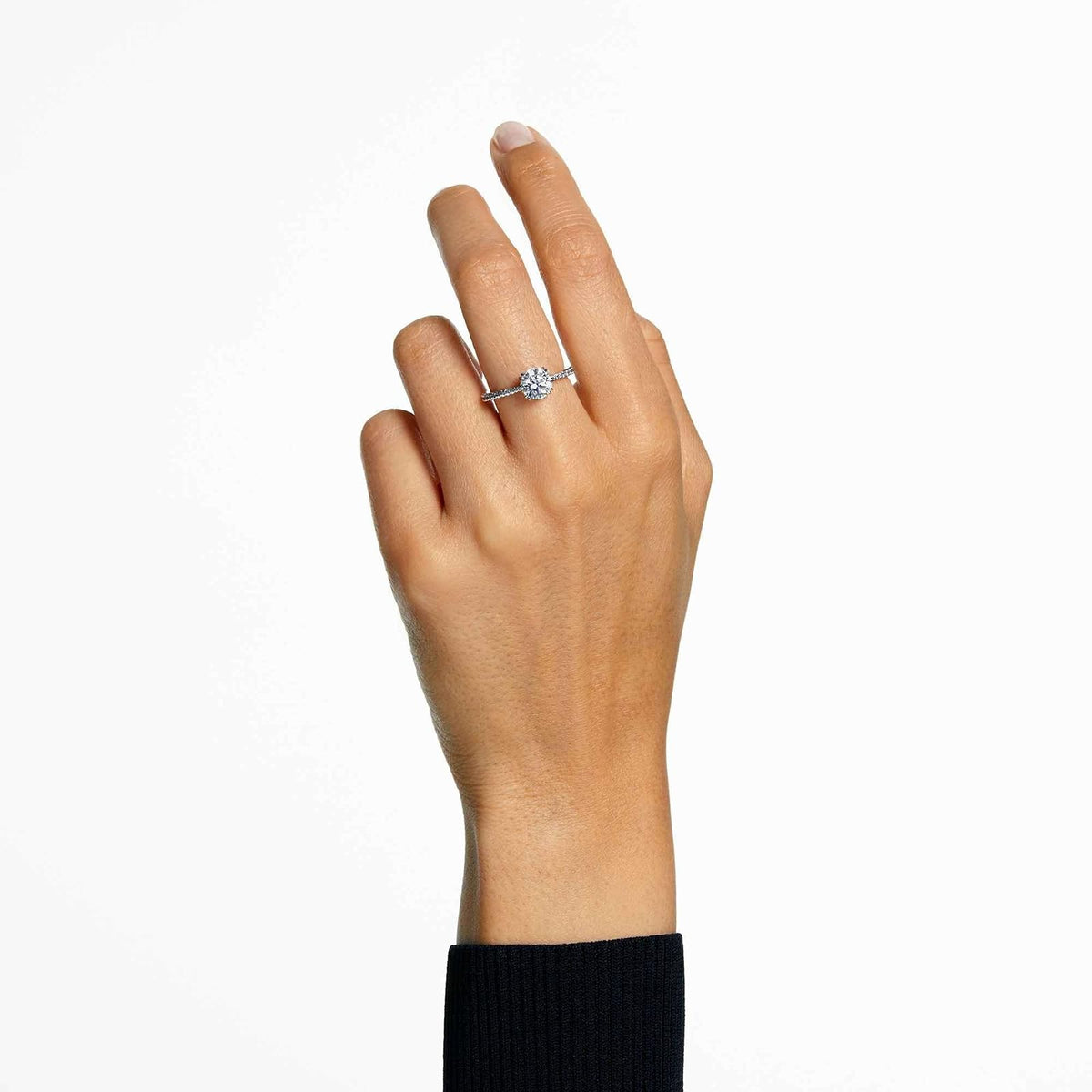 Anillo de cóctel Swarovski Stilla, corte redondo, Pavé, blanco, acabado plateado