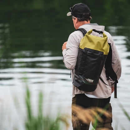 Pelican Bolsa seca impermeable – Exodry – Gruesa y ligera – Saco de compresión seco con tapa enrollable que mantiene el equipo seco para kayak, canotaje, playa, rafting, senderismo, camping y pesca