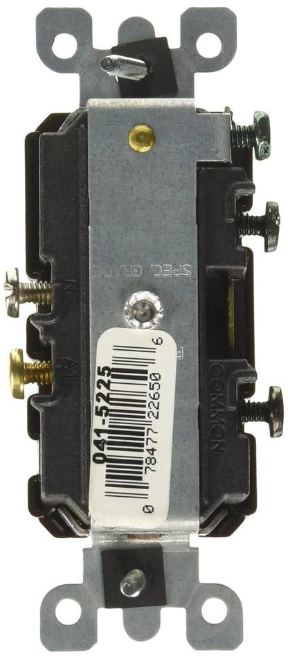 Leviton 041-05225-000 Interruptor Sencillo de Palanca y Receptáculo 15A 125V Nema 5-15R, Café, pack of/paquete de 1