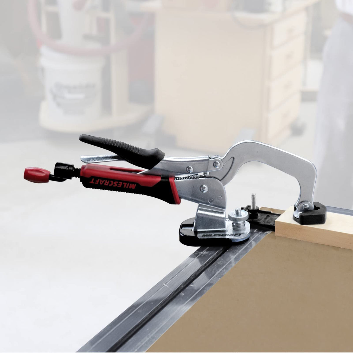 Milescraft Track Master Sistema de Sujeción de Track 4023 | Contiene base de sujeción con conectores 1/4in-20, 13x20 mm, 23x30 mm, 30x35 mm, adáptase a cualquier pista T