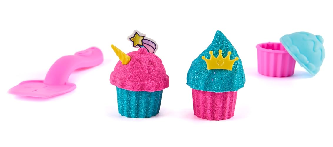 Kinetic Sand, set de juego Tienda de pasteles de unicornio, 453 g de Kinetic Sand (turquesa y rosa), 8 herramientas de unicornio, juguetes sensoriales para niños y niñas a partir de 3 años