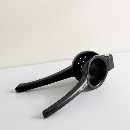 Vasconia | Exprimidor de Limones y Cítricos Esencial Aluminio Negro Mate | Aluminio anodizado, Exprime cítricos, Remache reforzado, Asas ergonómicas, Agarre cómodo, Fácil uso, Larga durabilidad