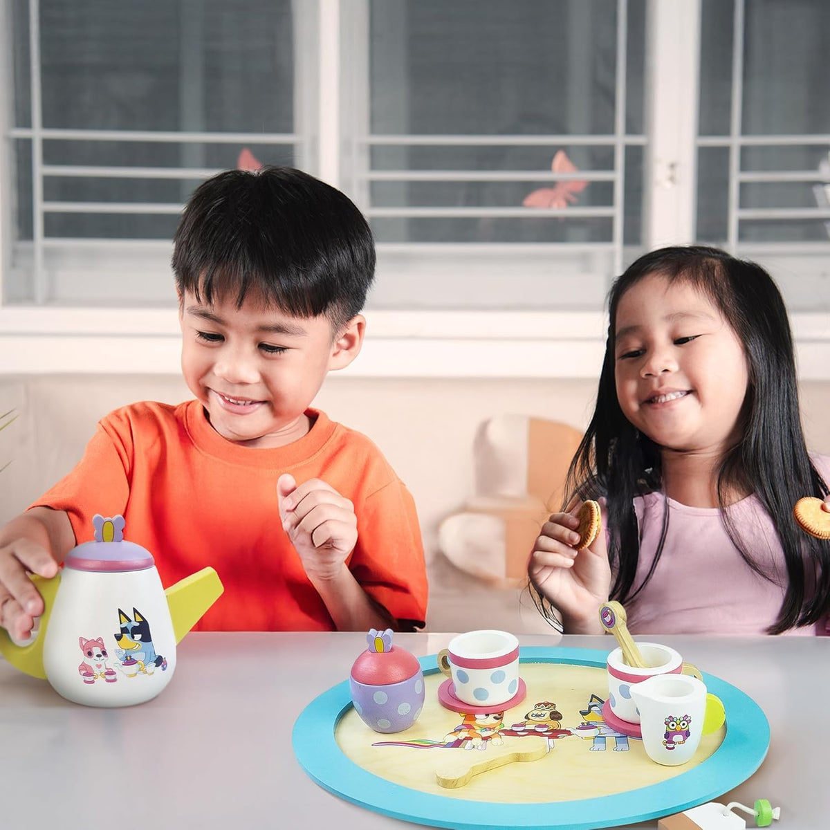 Bluey Tea Party Set Juego De Té para Niños | Pequeño, 18 piezas, madera, con bandeja tetera tazas galletas bloc