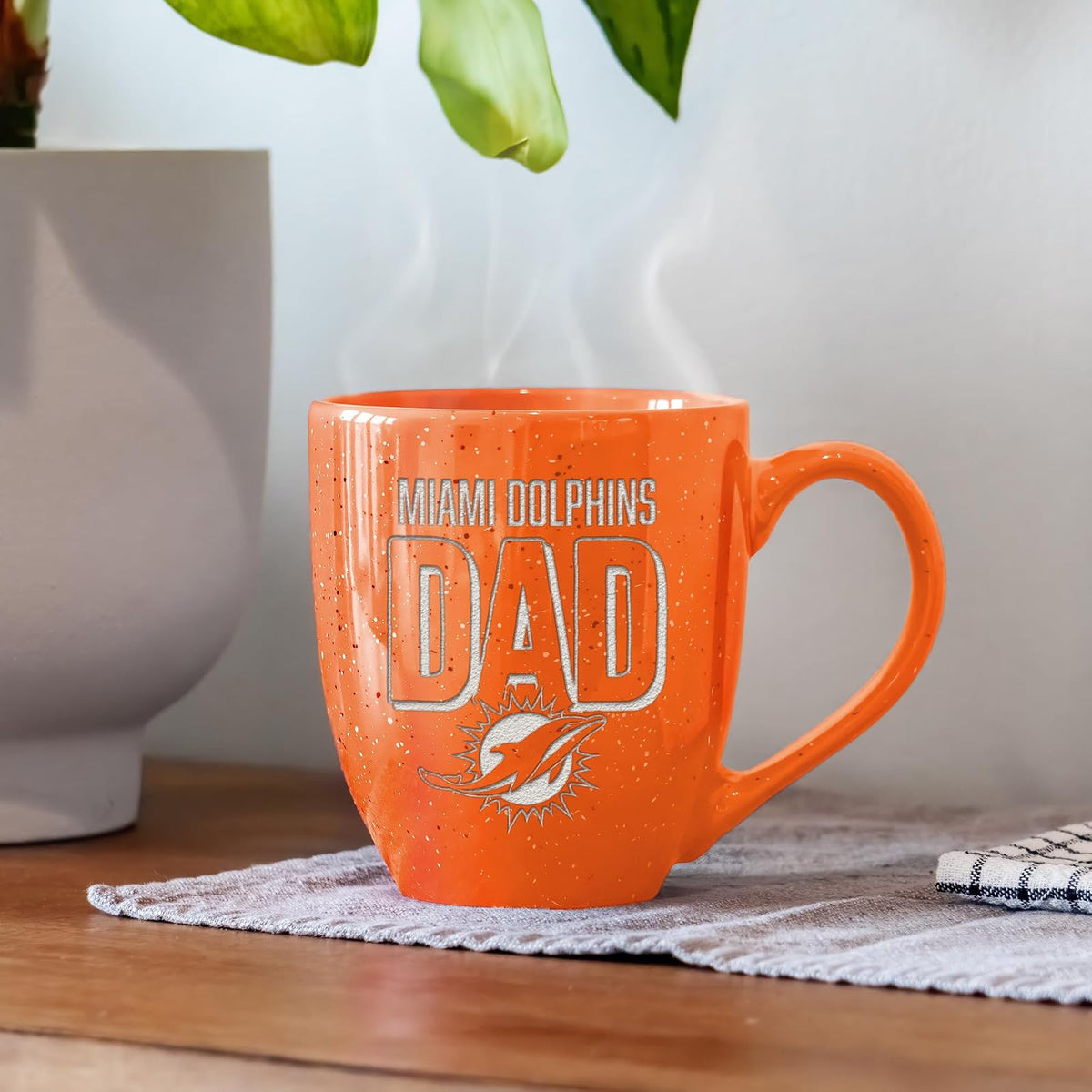 Rico Industries NFL - Taza de café de cerámica moteada grabada con láser, Color del Equipo de fútbol Americano de Miami Dolphins Dad de 16 onzas