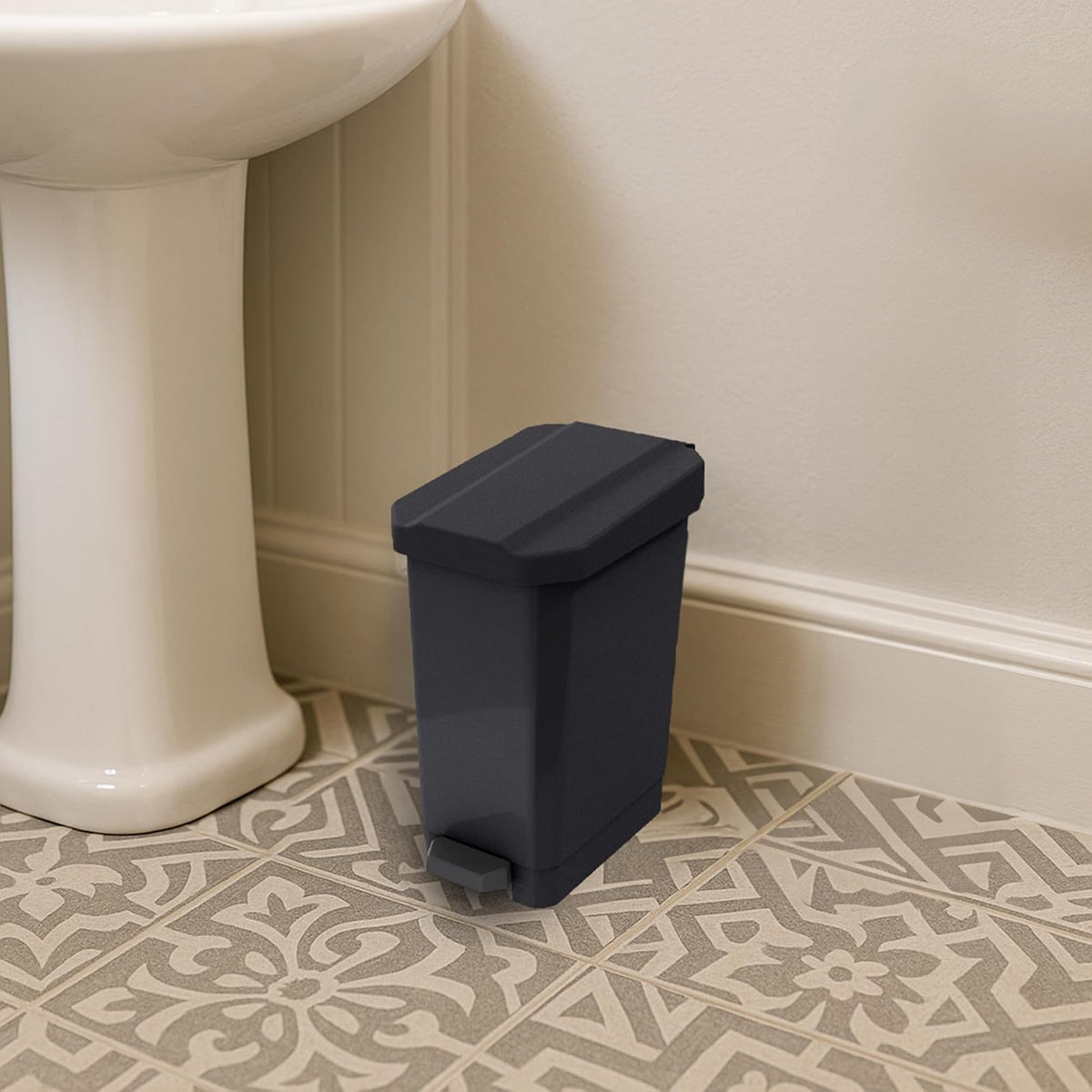 Papelera de 5L con Pedal, Tapa y Plástico Resistente – Basurero Compacto para Espacios Reducidos como Baño y Oficina