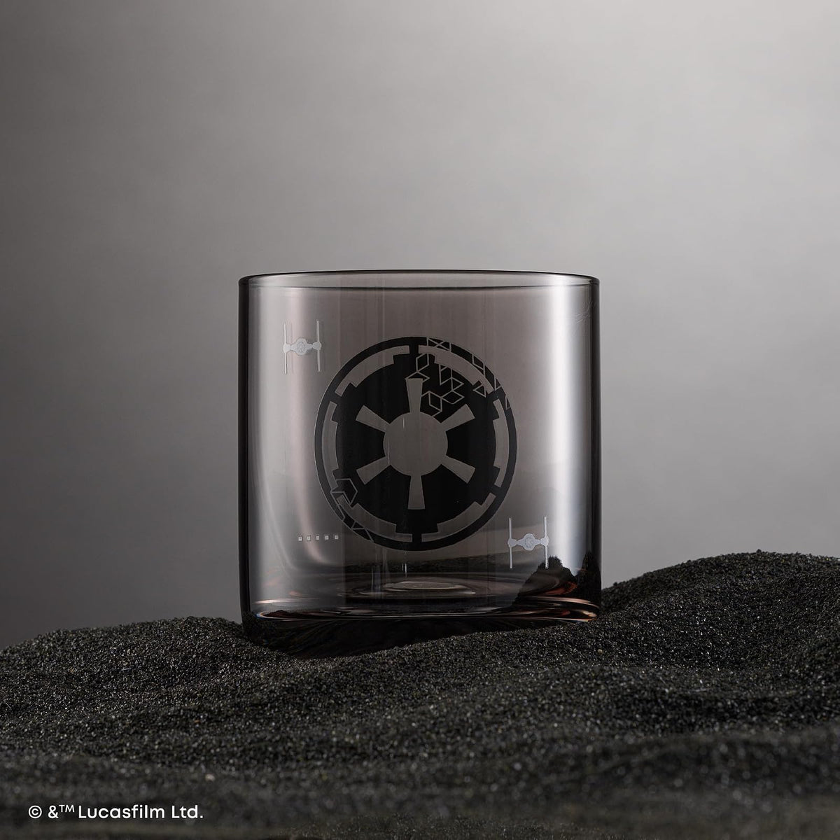 JoyJolt Star Wars Galactic Icons Juego de 4 vasos cortos para beber de 10 onzas, juego de vasos de vidrio de 10 onzas, juego de vasos de cocina, cristalería coleccionable de colores, regalos de Star