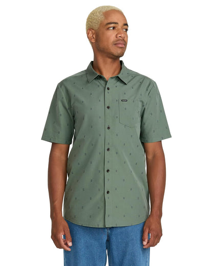 Volcom Bankstone - Camisa Tejida de Manga Corta para Hombre, Ligera, Abotonada, Mezcla de algodón Suave, Ajuste Casual para Verano