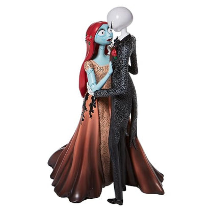 Enesco Disney Showcase Couture de Force The Nightmare Before Christmas Jack and Sally Abrazando Figura de Resina Hecha a Mano Pintada Coleccionable de Halloween, Estatua de decoración del hogar, 9.5