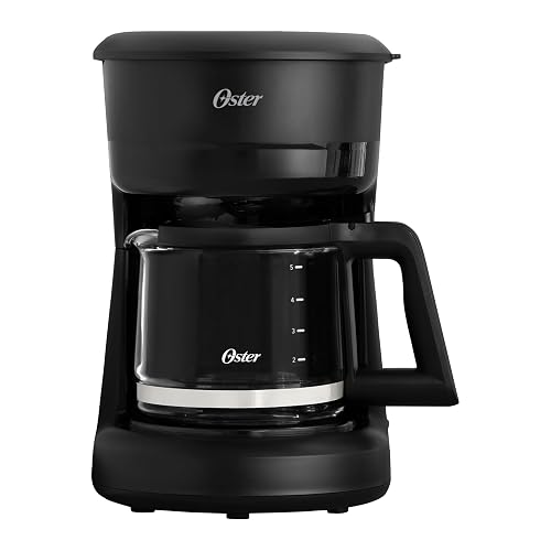 Oster Cafetera, de 5 Tazas de Capacidad, con Filtro Reutilizable, Botón con Luz de Encendido y Apagado, Función Pausa y Servir, Ventanilla de Agua, Jarra con Medidas, Color Negro,