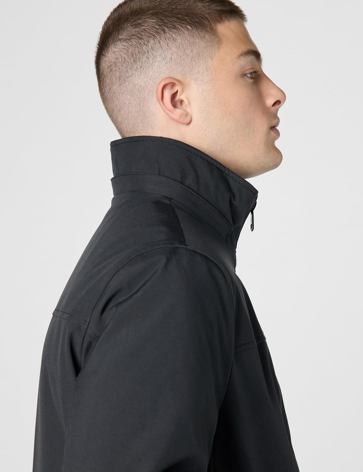 Calvin Klein chamarra con capucha resistente al agua y al viento para hombre desde otoño hasta invierno