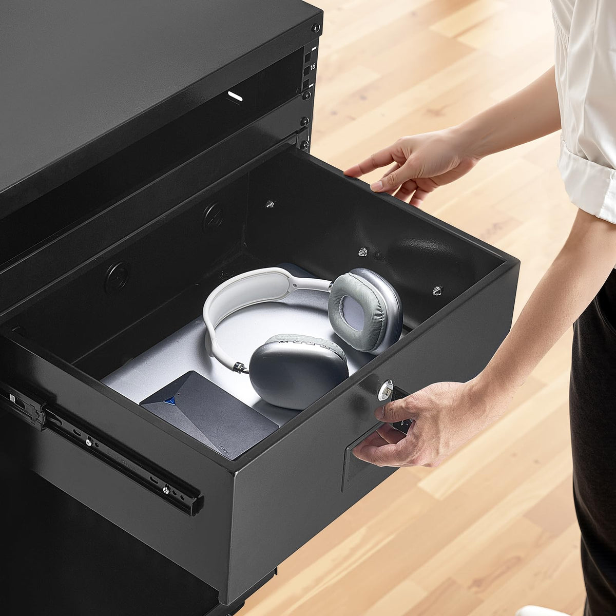 VEVOR Cajón para Montaje en Rack de 4U, Carga de 22,68 kg, Cajón Deslizante con Cerradura y Orificios para Gestión de Cables, para Rack o Gabinete de AV para Servidores de Equipos de Red de 48,26 cm