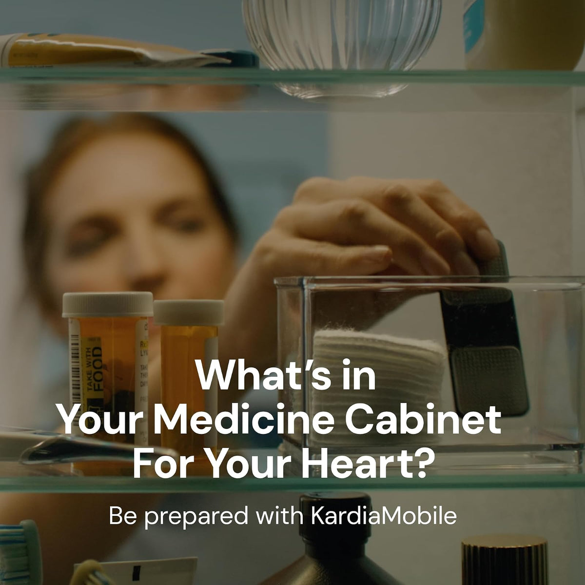 AliveCor® KardiaMobile Monitor ECG | Aprobado por FDA y CE| ECG inalámbrico personal |Funciona con smartphone | Detecta Fibrilación Auricular, Taquicardia y Bradicardia en 30 segundos