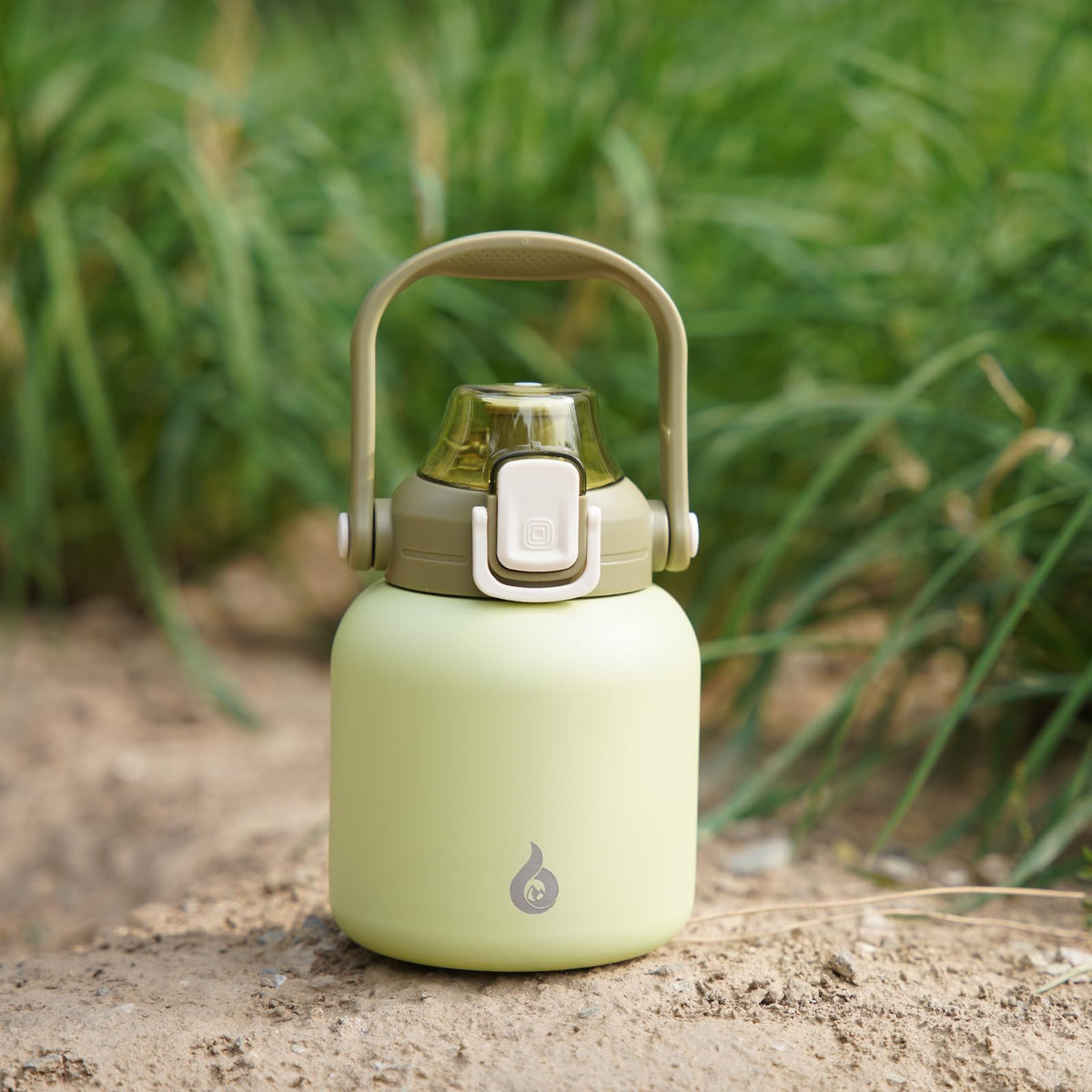 BJPKPK - Botellas de agua aisladas con popote, 27 onzas lindas botellas de agua con asa, termo de metal de acero inoxidable sin BPA, termo de fácil transporte para hombres y mujeres, verde claro