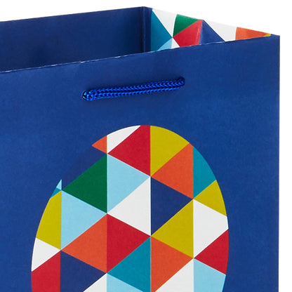 Hallmark Bolsas de regalo en varios tamaños (paquete de 12 a 5 medianas, 8 pulgadas, 4 grandes 11 pulgadas, 3 extra grandes 14 pulgadas) para cumpleaños, día de la madre, graduaciones, baby showers