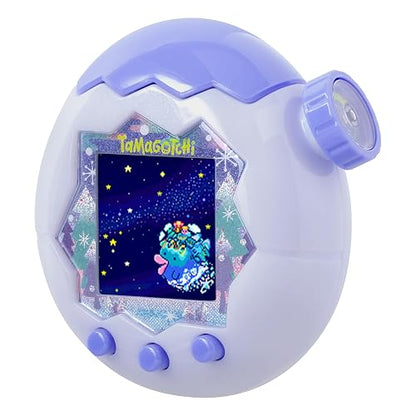 TAMAGOTCHI - Paradise Océano Congelado, Mascota Electrónica Interactiva | Carcasa lavanda con estampado de nieve y pinos, pantalla a color, botones morados, ideal para regalo