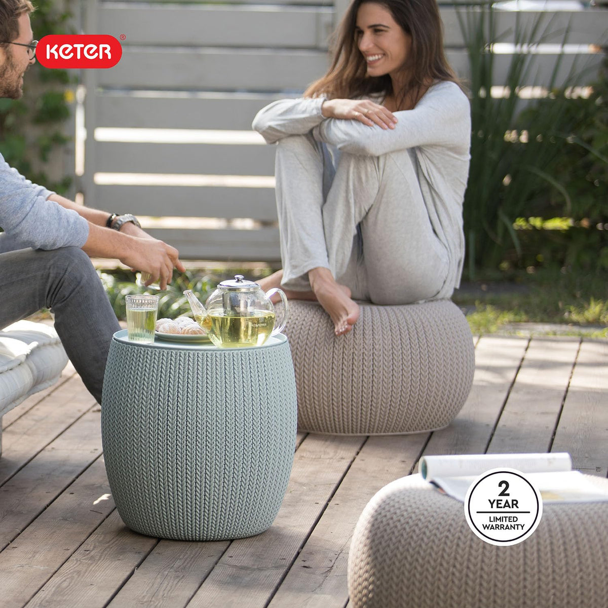 KETER Urban Knit - Juego de 2 puf otomano con Mesa de Almacenamiento para decoración de Patio y habitación, Perfecto para balcón, terraza y Asientos al Aire Libre