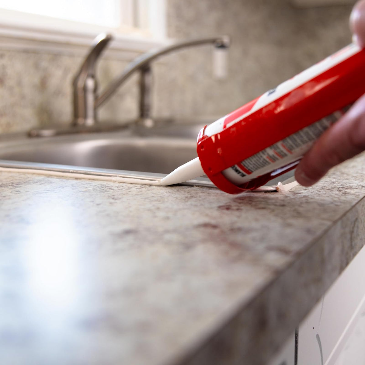 Red Devil 0405 DuraGuard Kitchen And Bath Siliconized Acrylic Caulk, 5.5 Oz, Squeeze Tube, Paste, White
