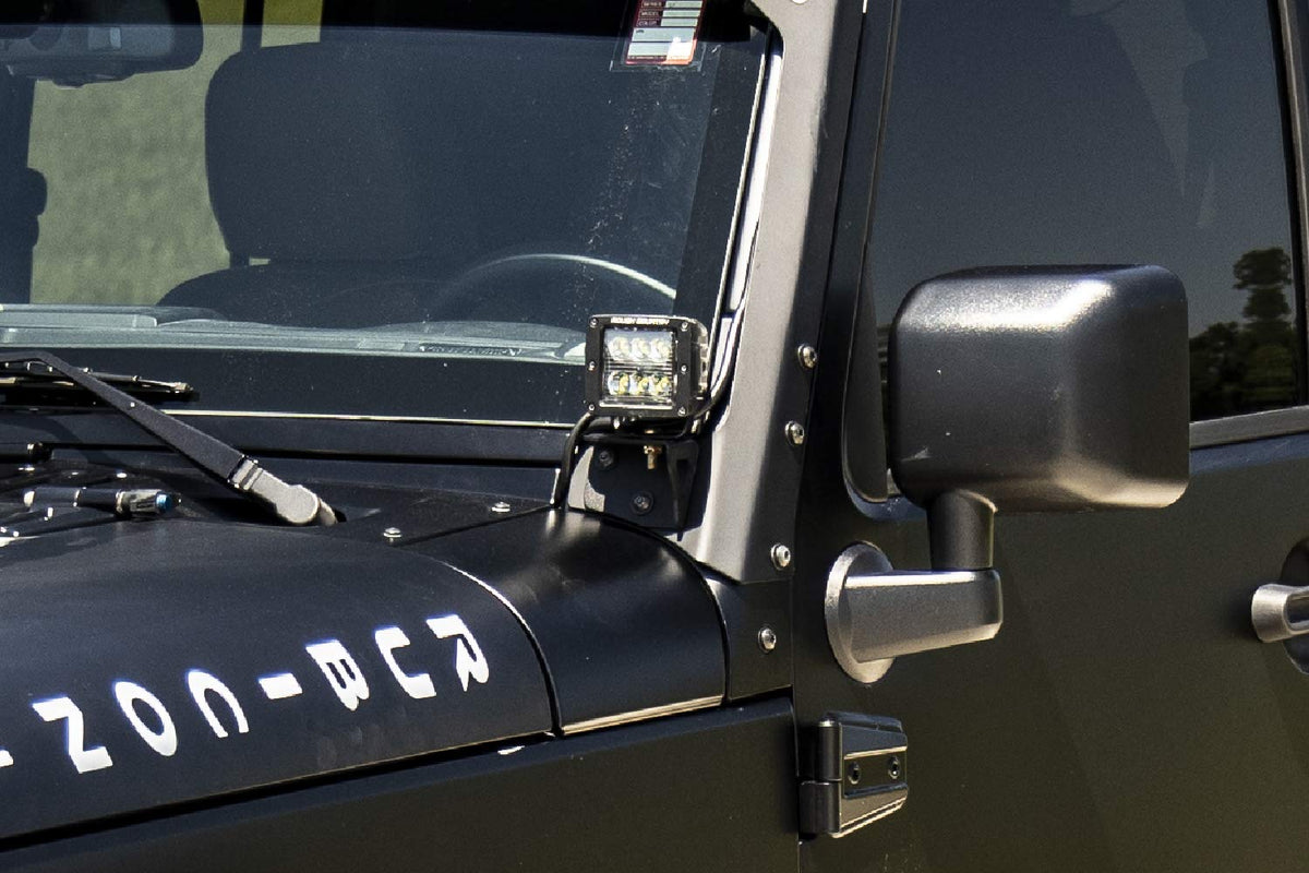 Rough Country - Soportes de luz inferior para parabrisas 07-18 Jeep Wrangler JK - 70044, negro