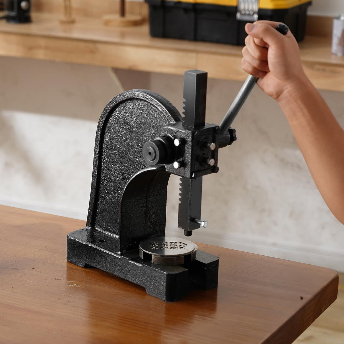 VEVOR Prensa de Eje Prensa de Eje Manual 1 T Altura Máxima de 150 mm Hierro Fundido Resistente Prensa Manual de Precisión para Estampar, Doblar, Estirar, Formar
