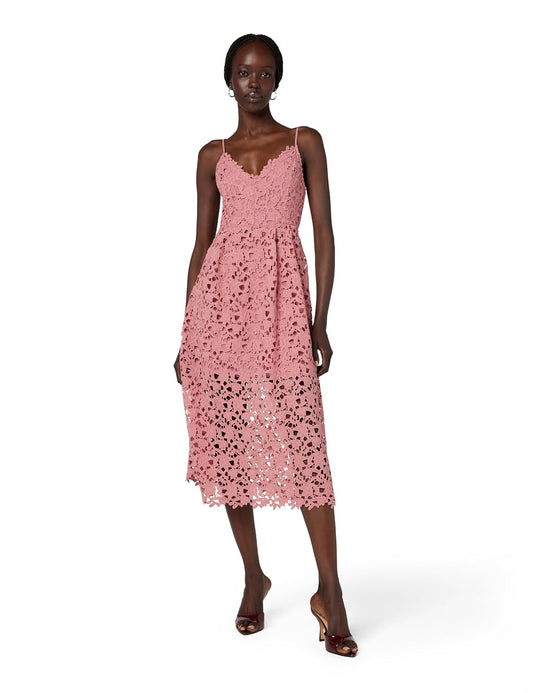 ASTR the label Vestido Midi sin Mangas y con Encaje. Vestido para Mujer