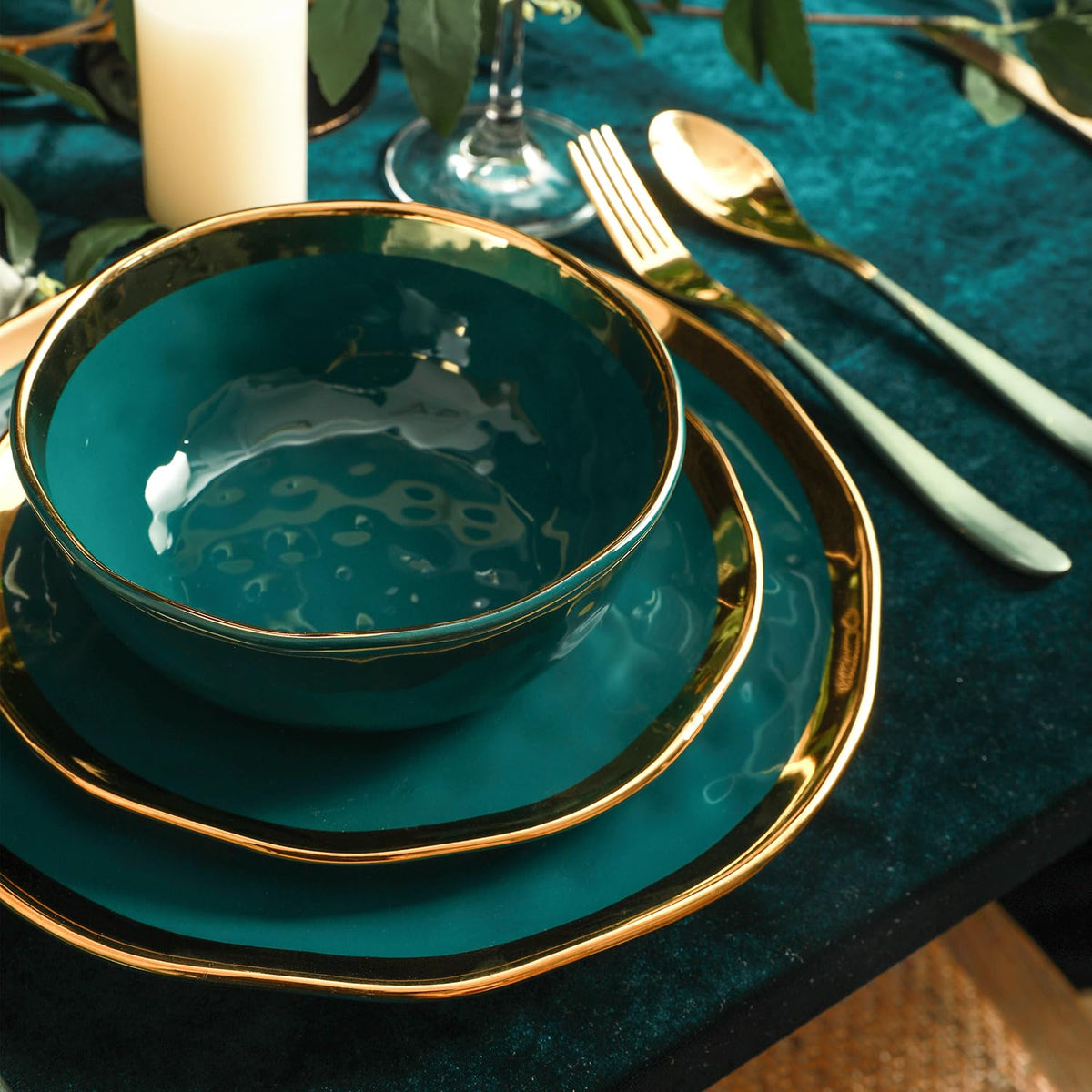 Stone Lain - Vajilla de porcelana de 16 piezas, servicio para 4, verde con ribete dorado