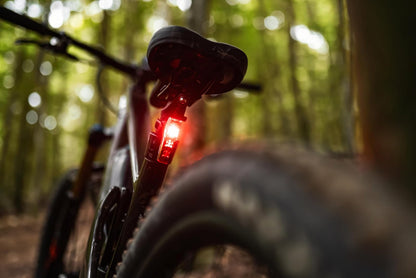 OSRAM LEDsBIKE Race 100 Set Luces LED Recargables para Bicicleta Delanteras y Traseras con Luz de Freno, 100 Lux