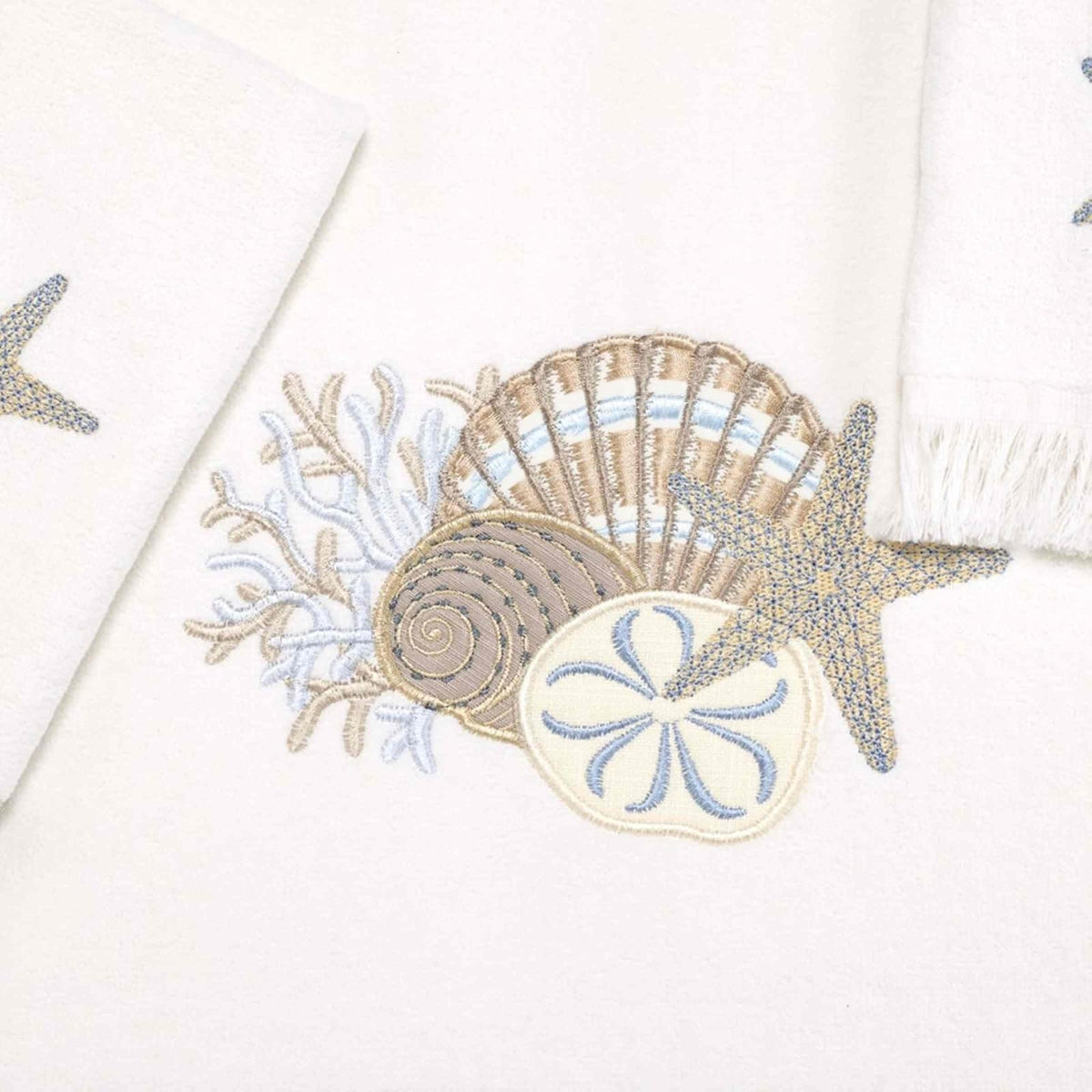 Avanti Linens - Juego de Toallas de 3 Piezas, algodón Suave y Absorbente, decoración Costera del hogar (por The Sea Collection, Blanco)