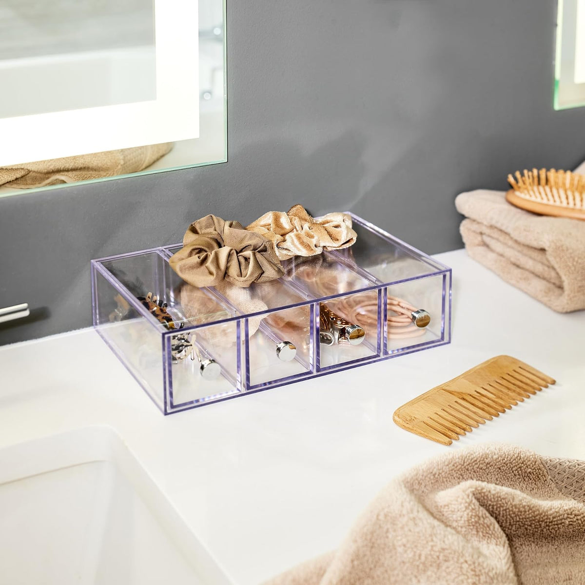 InterDesign Drawers Caja con compartimentos | Caja de maquillaje con 4 cajones | Organizador de maquillaje o artículos de oficina | Plástico transparente