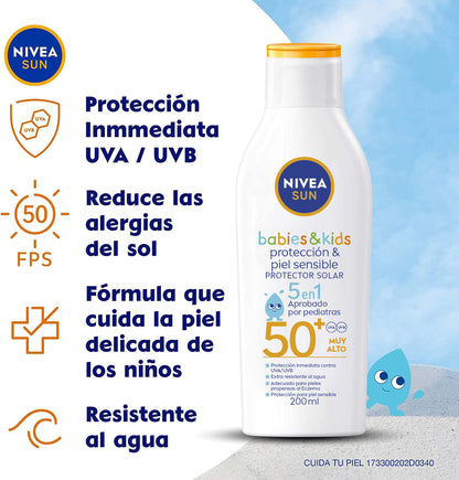 NIVEA SUN KIDS Protector Solar Corporal Protect & Sensitive (200 ml), Loción Solar en Spray No Grasosa ni Pegajosa Ideal para la Piel Sensible de los Niños Fps 50+ Resistente al Agua