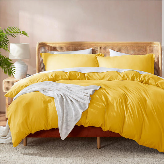 Nestl Juego de Funda para Edredón de 3 Piezas - Ultra Suave Fibra de Doble Cepillado Colección de Hotel - Cubierta de Edredón con Cierre de Botones y 2 Fundas para Almohada, Amarillo - Queen 228 x 228