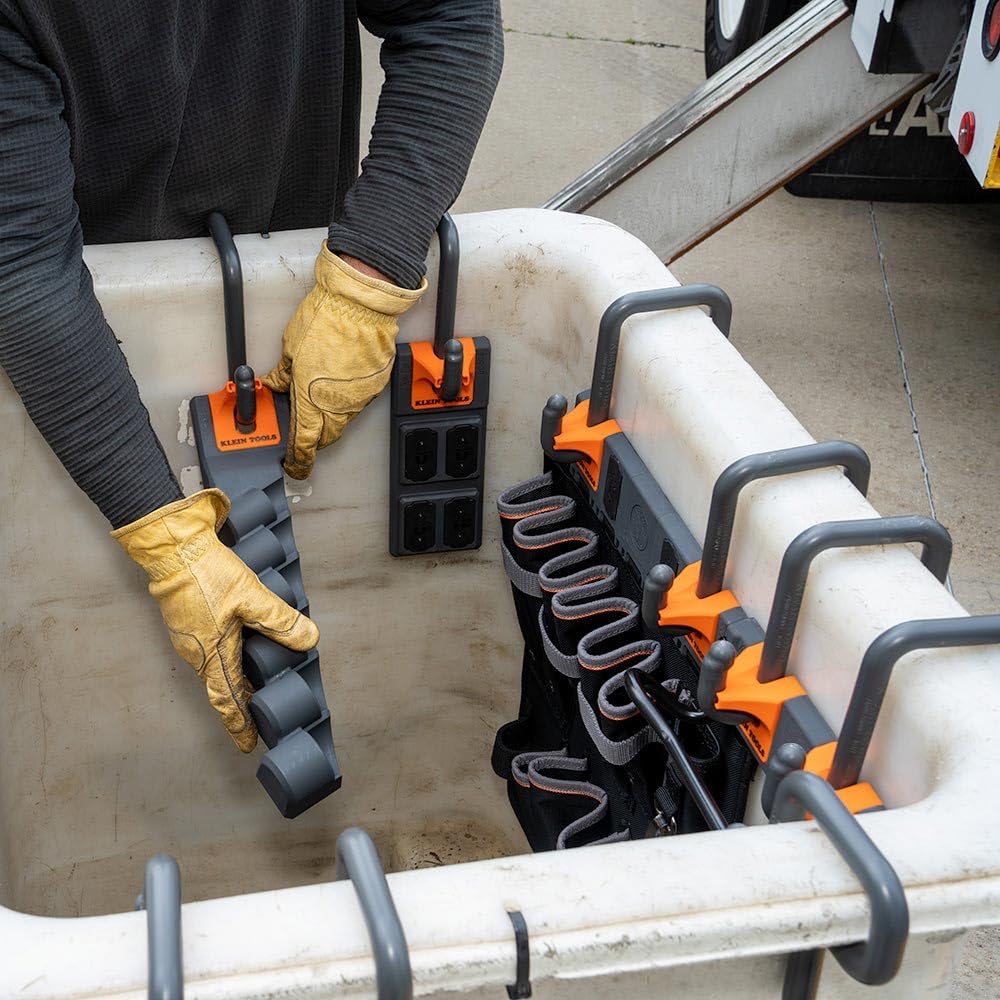 Klein Tools BC311 Lineman S-Hook, fabricado en Estados Unidos, para cubos de utilidad con borde de cubeta de 2 pulgadas, se conecta a todos los módulos de gancho en S del centro de trabajo de cubeta