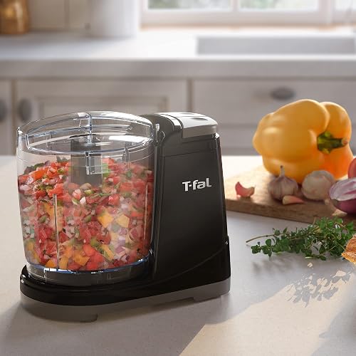 T-FAL Procesador de Alimentos Max Chopper | 2 velocidades, 700 ml. Potencia de 135W para picar alimentos en segundos, potente y versátil, Desmontable, Negro. MF2528MX