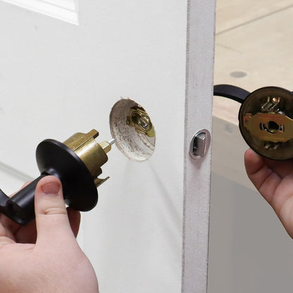 Milescraft 1337 Lock Mate - Kit de instalación de cerradura de puerta con plantilla para puertas de madera/metal, 1-3/8 pulgadas a 1-3/4 pulgadas de grosor. Sierras bi-metálicas de cobalto incluidas