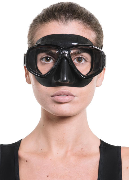 Cressi Perla, Mascarilla de Silicona para Adultos de Volumen Interior pequeño para Buceo, Snorkeling, Calidad Italiana Desde 1946